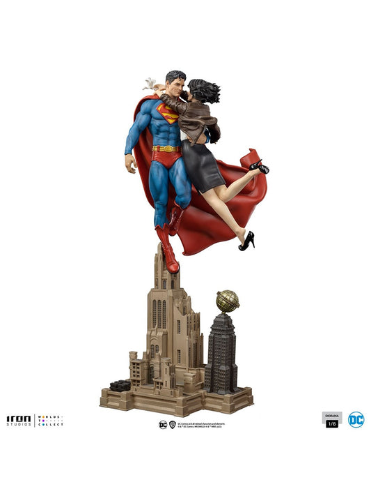 Superman And Lois Lane - DC Comics Diorama 1/6 (Coming Soon) - Anime Kyarakutā | Premium Toy and Collectible Shop
