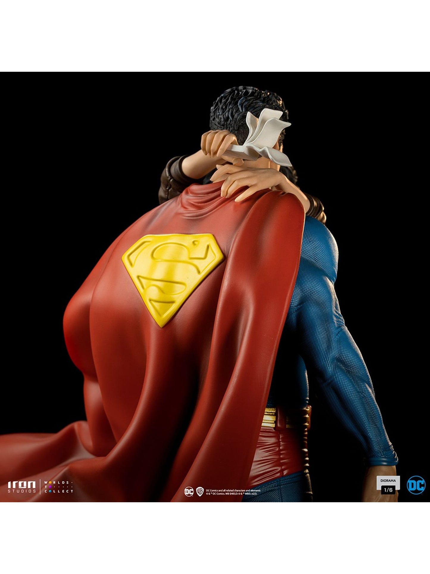Superman And Lois Lane - DC Comics Diorama 1/6 (Coming Soon) - Anime Kyarakutā | Premium Toy and Collectible Shop